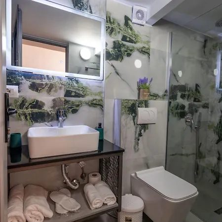 Hasani 24 * Sarandë