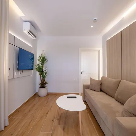 Hotel&apartaments -villa Hasani 24