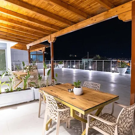 Daire Hotel&apartaments -villa Hasani 24 *